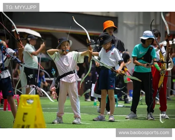 百名少年勇战酷暑 江苑杯射箭邀请赛弦音激荡竞技热情